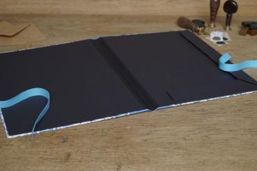 Konferenzmappe Innenausstattung in mattem Schwarz zum Binden